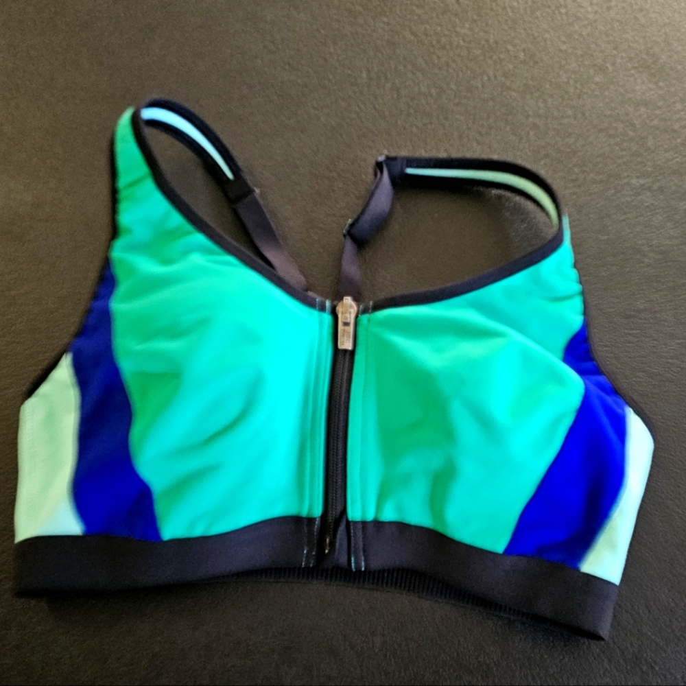 Victoria's Secret 34B sports bra